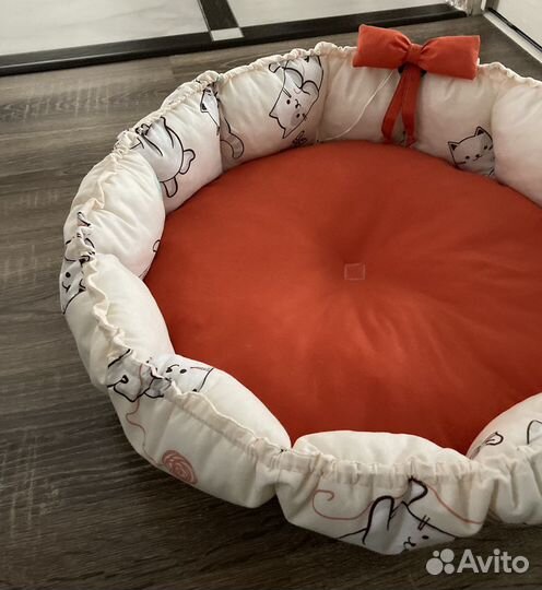 Лежанка для кошек