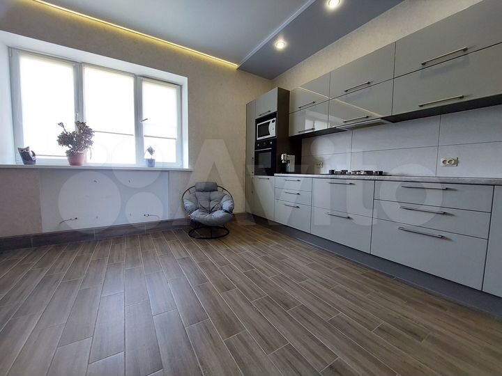 Дом 254 м² на участке 7 сот.