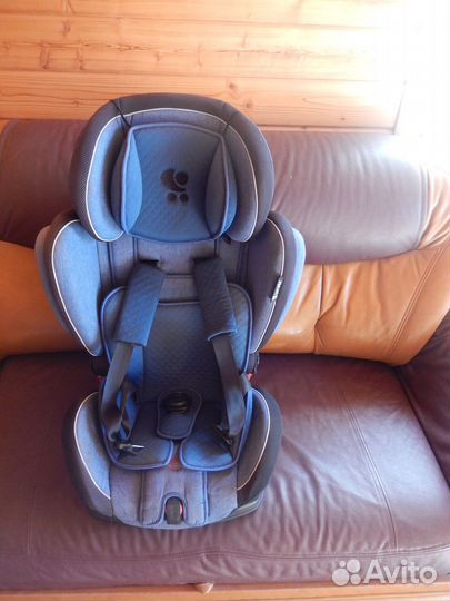 Детское автокресло с регулятором роста и объёма
