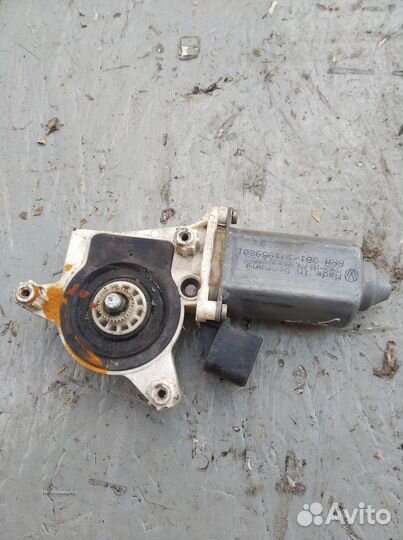 Моторчик стеклоподъёмника Volkswagen passat b5 лп