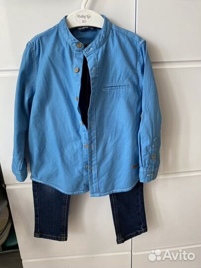 Рубашка и джинсы