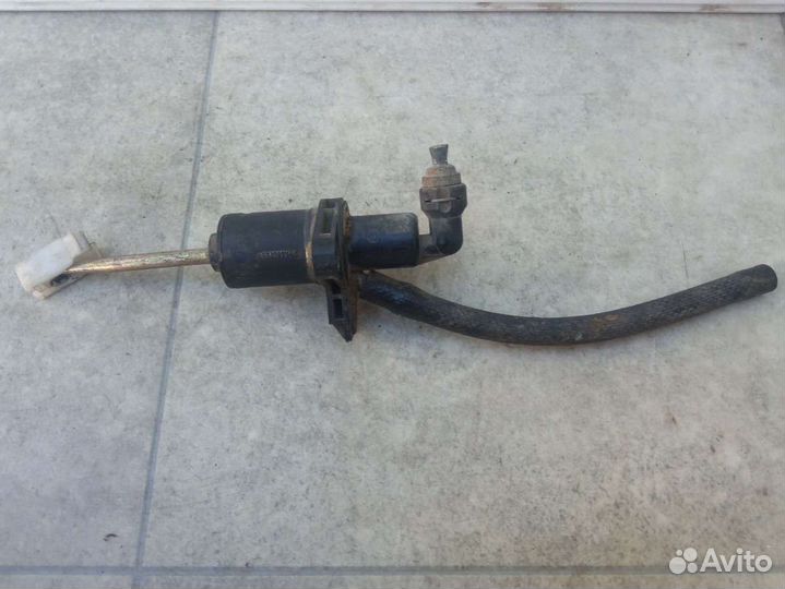 Цилиндр сцепления главный Volkswagen Jetta 4 1J172