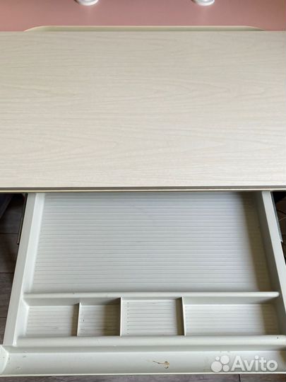 Комплект растущий стол-парта вместе с креслом