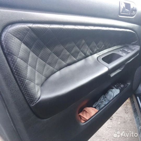 Кожзам обшивки дверей Фольксваген Пассат Б5