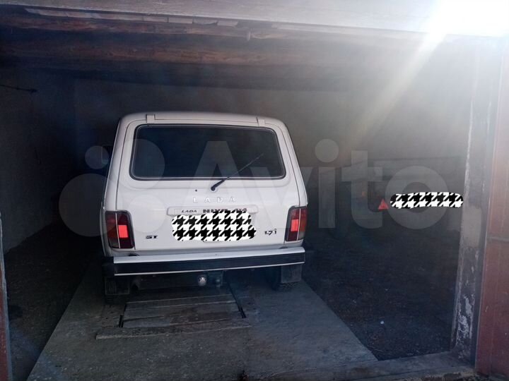 Гараж, > 30 м²