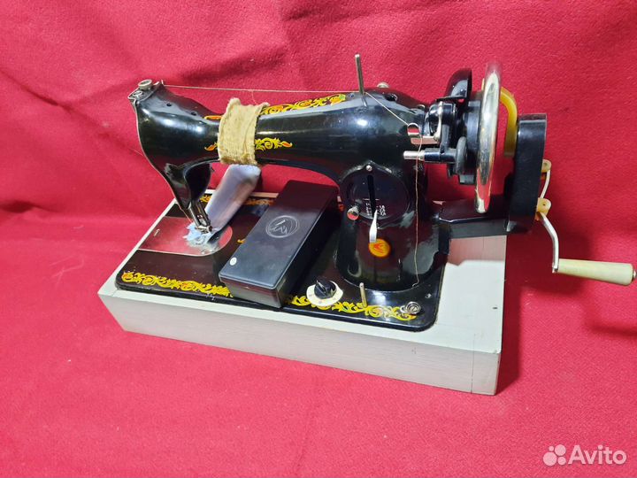 Швейная машина Подольск 2м