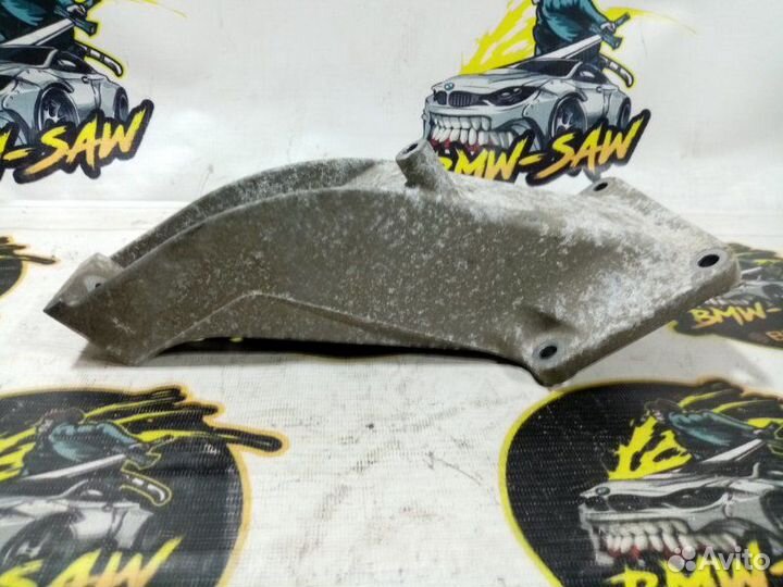 Кронштейн двигателя левый Bmw 5 E39 M52B25TU 1999