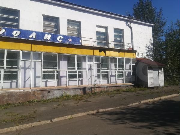 Торговый дом, 984.32 м², с землей 1681 м2