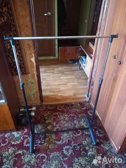 Рейл для одежды