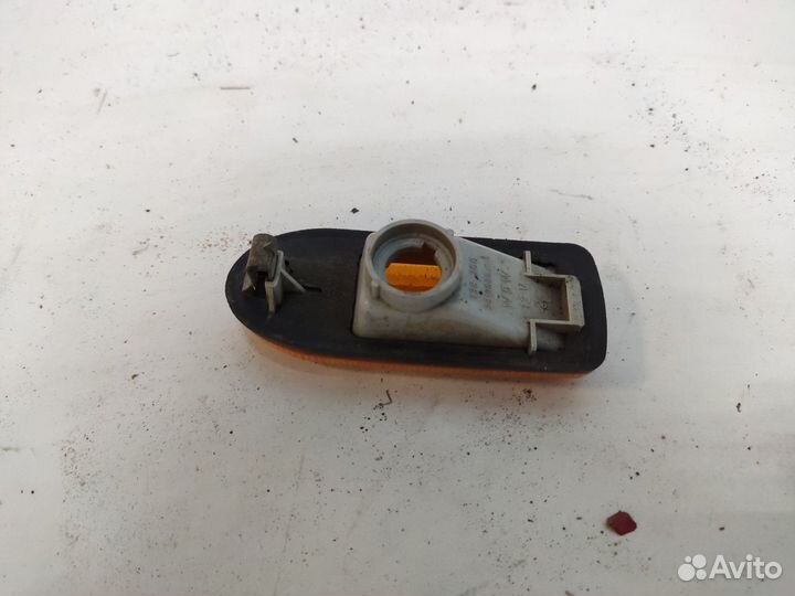 Повторитель поворота Nissan Primera P10