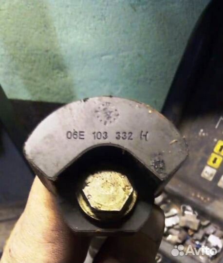 Балансирный вал VW Audi 06E103332H 06E109279N