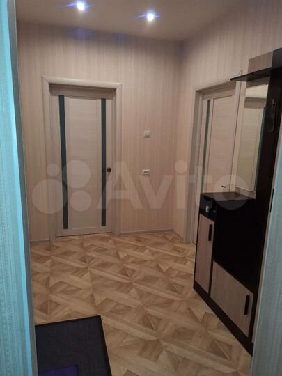 2-к. квартира, 60 м², 1/9 эт.