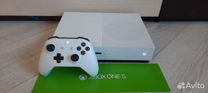 Xbox One s 1tb с играми