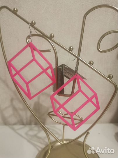 Серьги с 3d эффектом