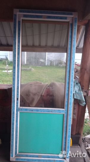 Дверь пластиковая входная