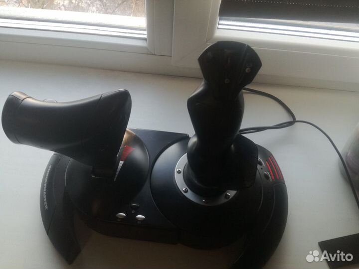 Джойстик thrustmaster t-flight hotas x