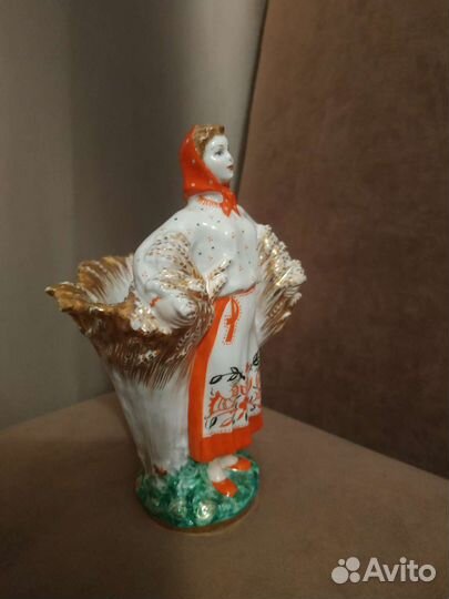 Статуэтка карандашница колхозница в снопах СССР