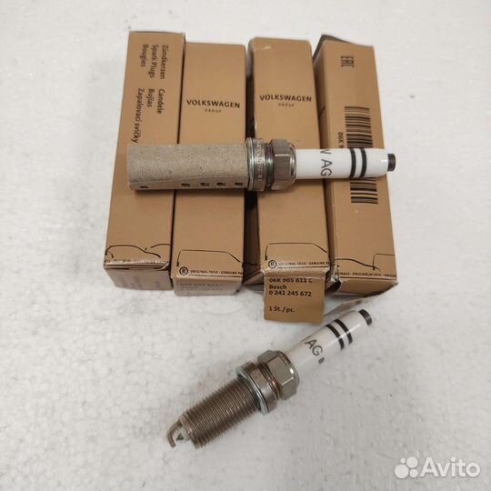 Свеча зажигания VAG 06K905611C