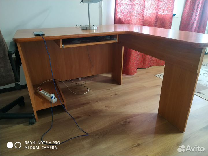 Компьютерный стол