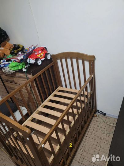 Манеж детский с маятником