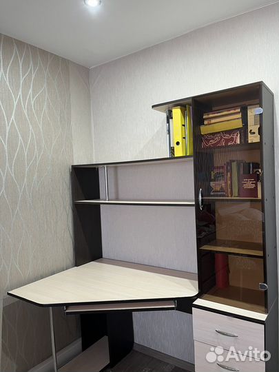 Письменный стол