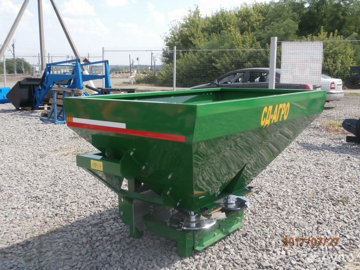 Разбрасыватель удобрений Староминский Агро Дом Профи-900, 2023