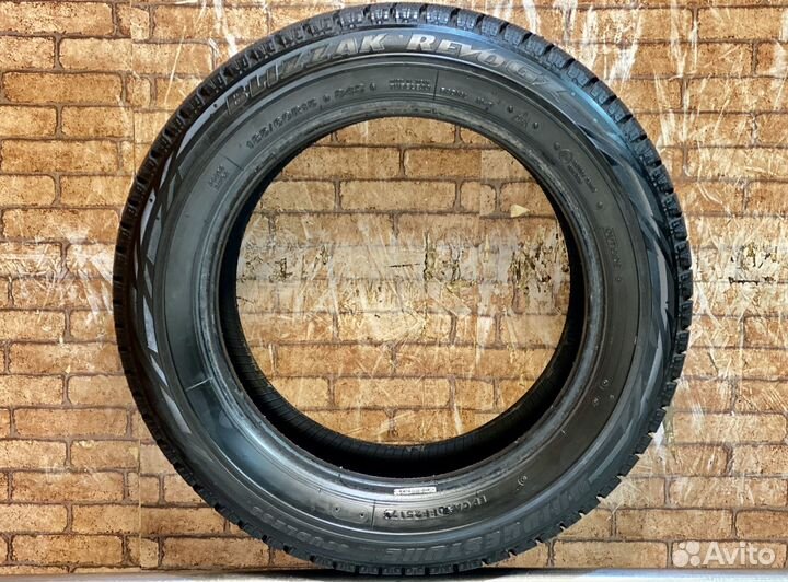 Bridgestone Blizzak Revo GZ 185/60 R15