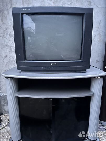 Телевизор и тумба