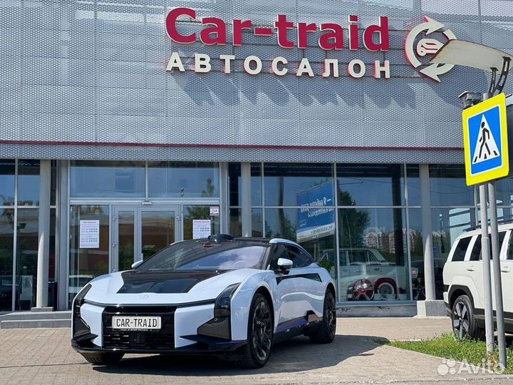 HiPhi Z 672 л.с. AT, 2023, 10 400 км