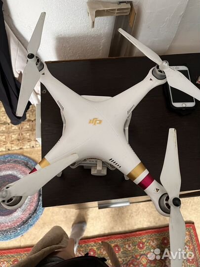 Квадрокоптер DJI Phantom 3 Professional
