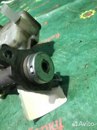 Главный тормозной цилиндр Nissan P12 седан 1.8