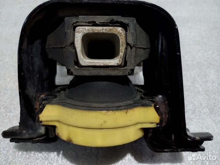 Опора двигателя правая C3 Picasso 1 (9681706580