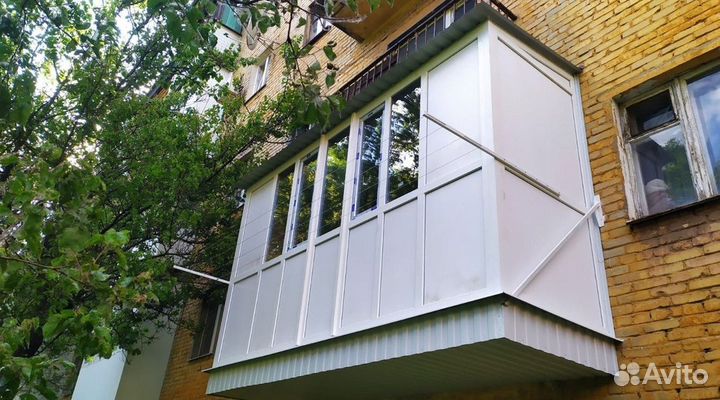 Пластиковый балкон с установкой