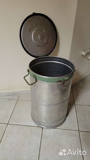 Бак с ручками и крышкой из нержавейки