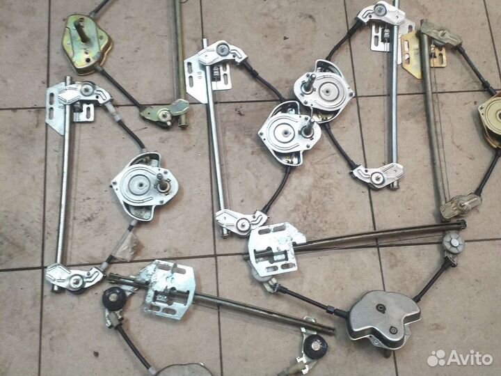 Направляющие стекла. Нива 21214.Шевроле. Шеви2123