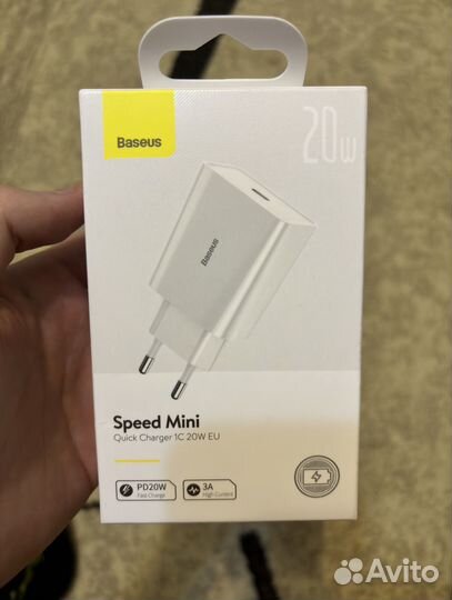 Зарядное устройство на iPhone 20w Baseus