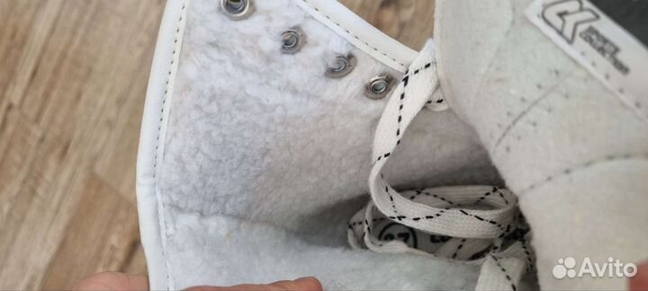 Коньки женские 37