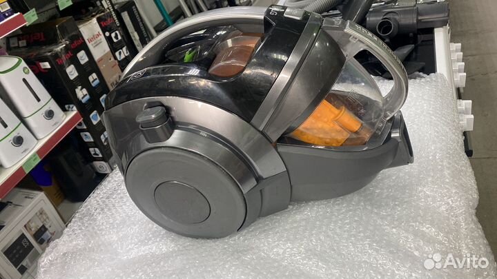 Пылесос LG Kompressor VK89383HU