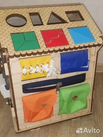 Бизиборд домик