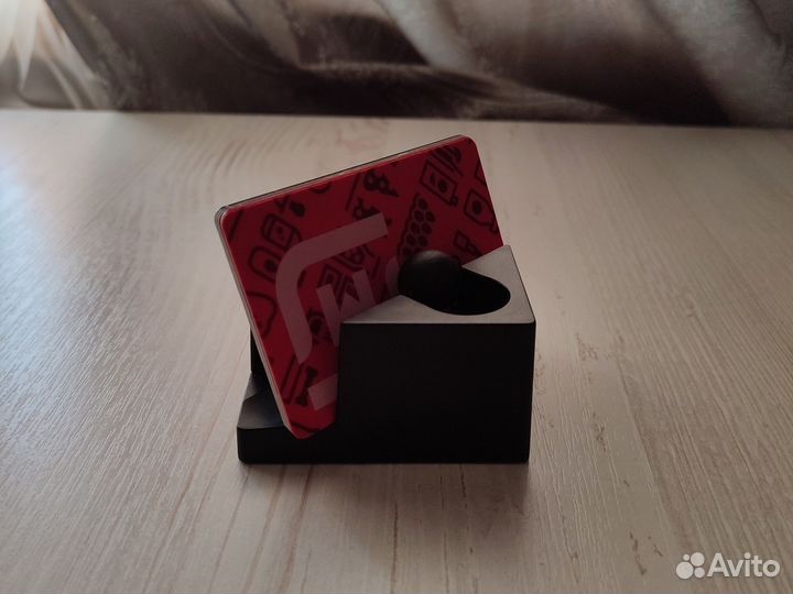 Подставка держатель на стол для визиток