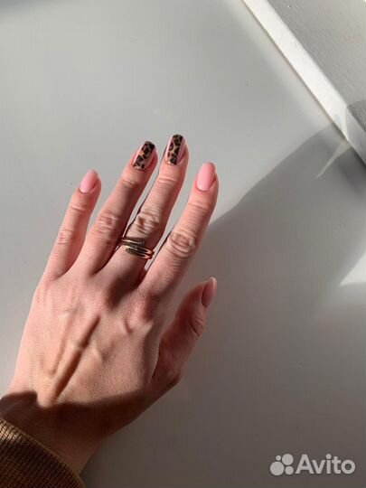 Модель на маникюр и педикюр