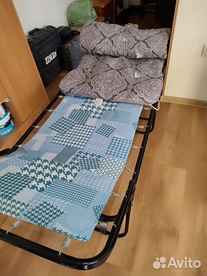 Раскладушка с матрасом