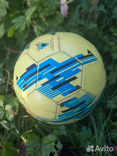 Футбольный мяч demix