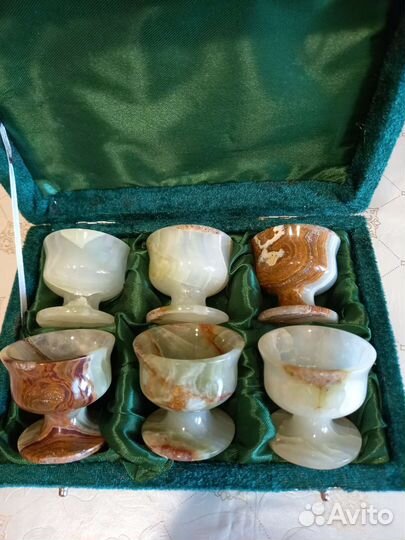 Подарочный набор рюмок из уральского камня Оникс