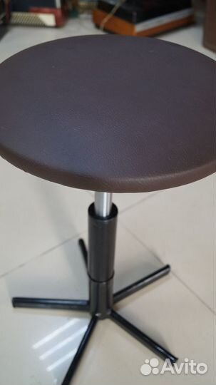 Стульчик для фортепиано, высота регулируется