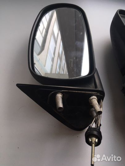 Боковое зеркало