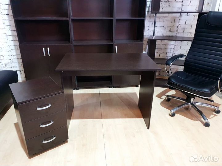 Стол компьютерный