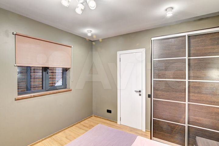 Комната 17 м² в 9-к., 1/2 эт.