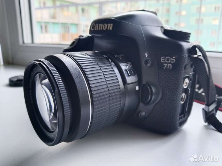 Зеркальный фотоаппарат Canon eos 7D