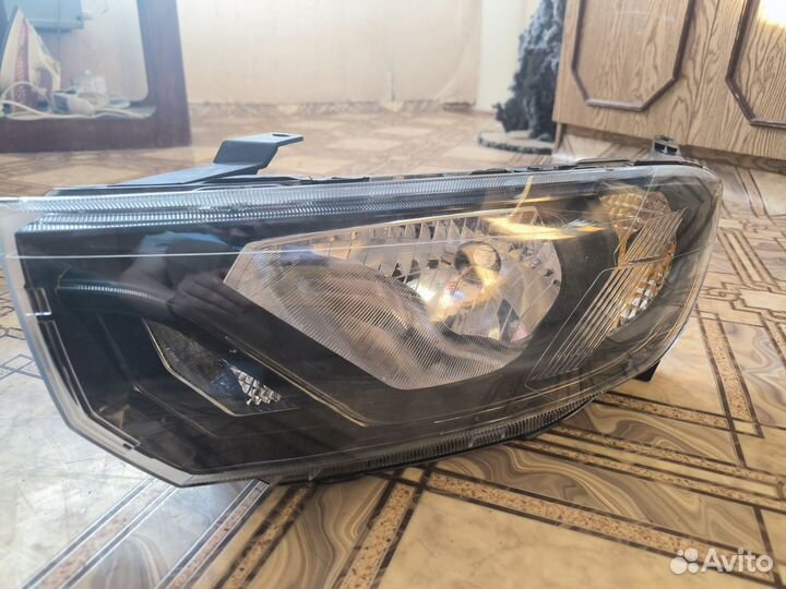 Фара гранта фл левая